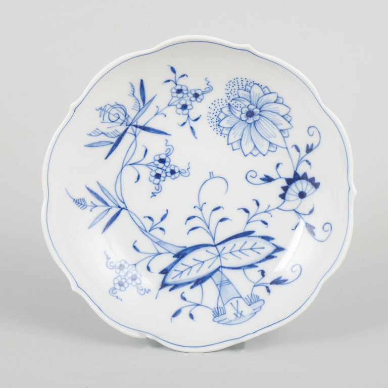 Meissen – “Blue Onion” bowl, mid-20th century.