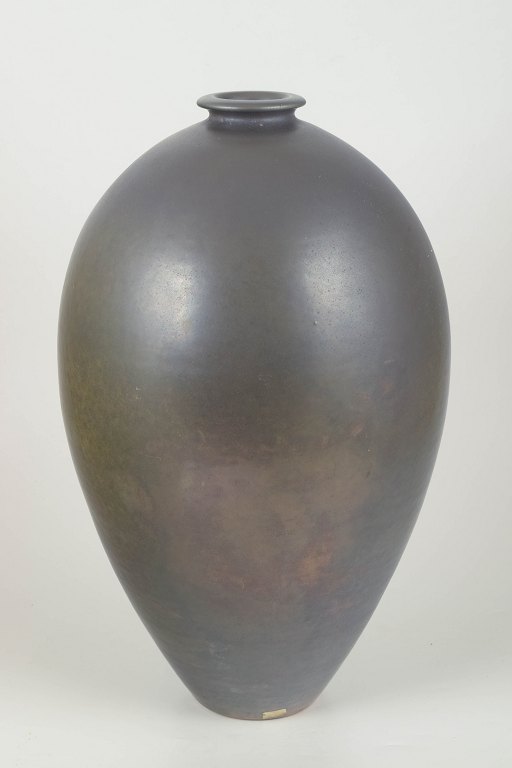 Mobach, Holland
Monumental Vase, 1970s.