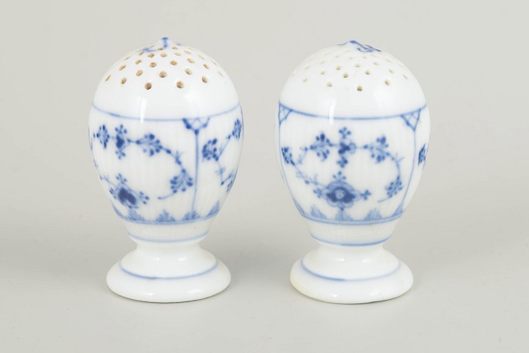 Royal CopenhagenBlue Fluted Plain salt and pepper set, circa 1900.