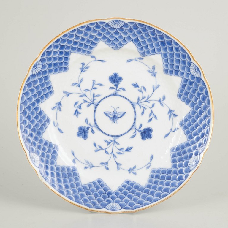 Bing & GrøndahlButterfly dinner plate with gilt rim, 1880s.