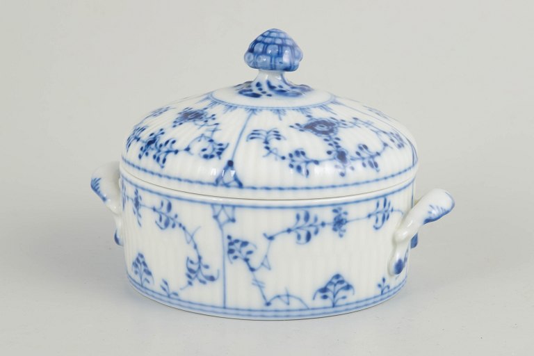 Royal Copenhagen, sugar bowl with lid and handles, Blue Fluted Plain. 1980s.