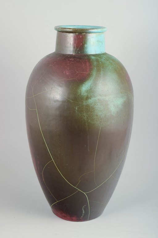 Richard Uhlmeyer, monumental floor vase.