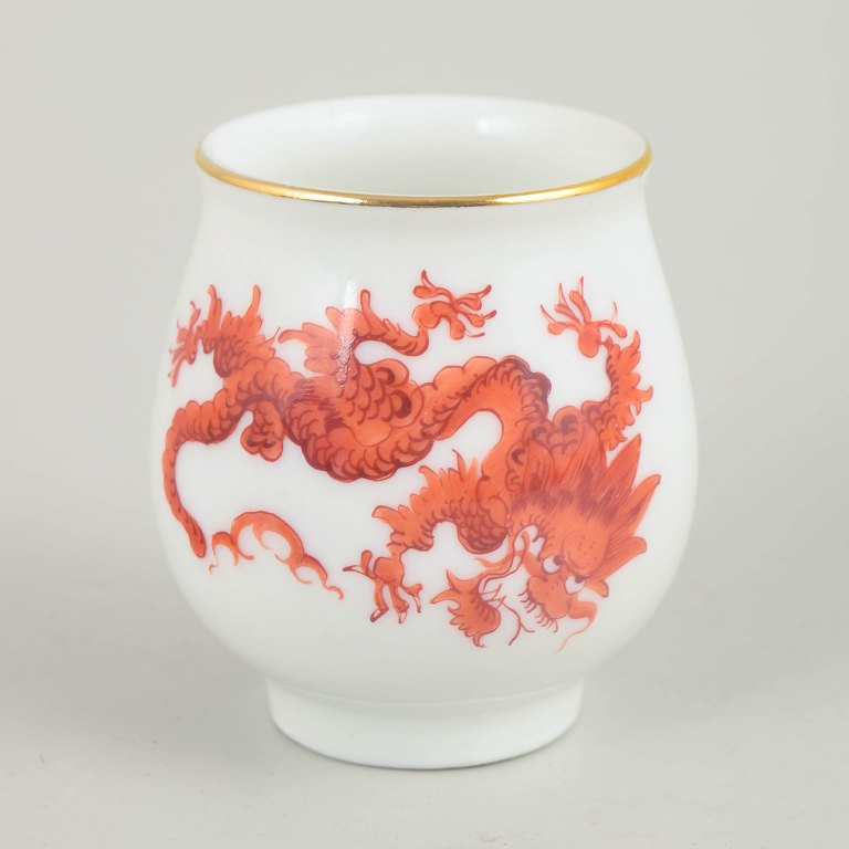 Small vase with Ming dragon, Meissen area.