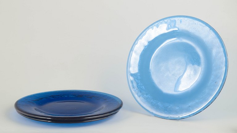 Swedish art glass, set of 3 plates.