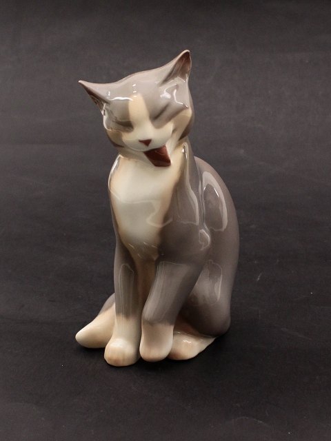 Bing & Grondahl Cat 2256