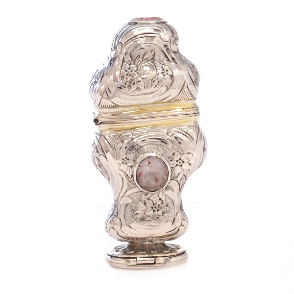 Rococo silver vinaigrette by Rasmus Pedersen, Copenhagen 1777.H: 7,8cm
