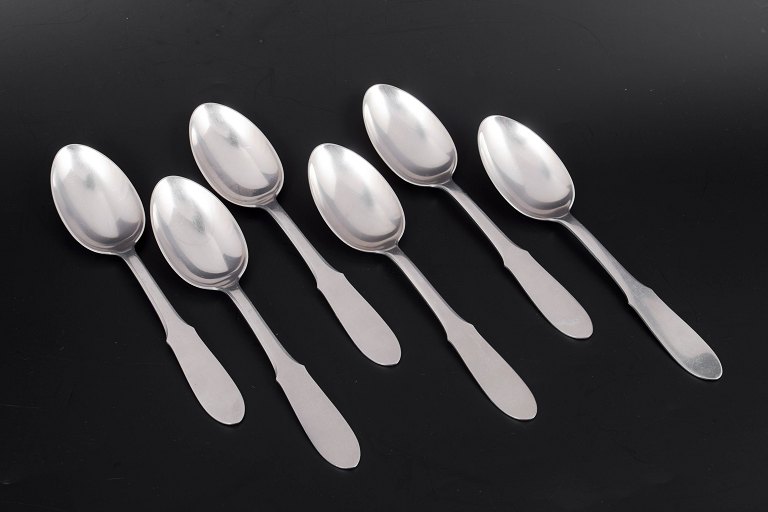 Georg Jensen Mitra set of six dinner spoons.