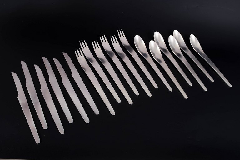 Arne Jacobsen for Anton Michelsen, complete service for six persons.