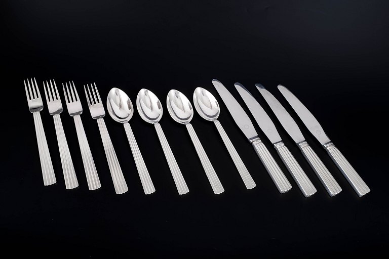 Georg Jensen Bernadotte, dinner service for four.