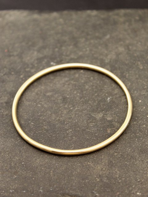 14 carat gold bangle