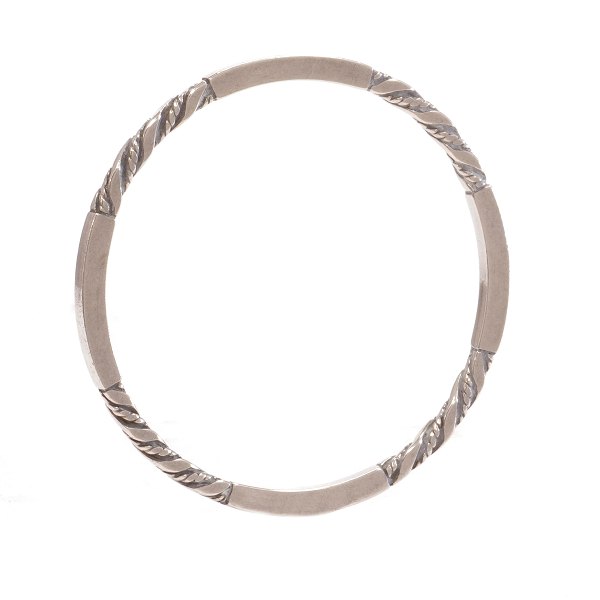 Georg Jensen sterlingsilver bangle 17C. D inside: 6,8cm